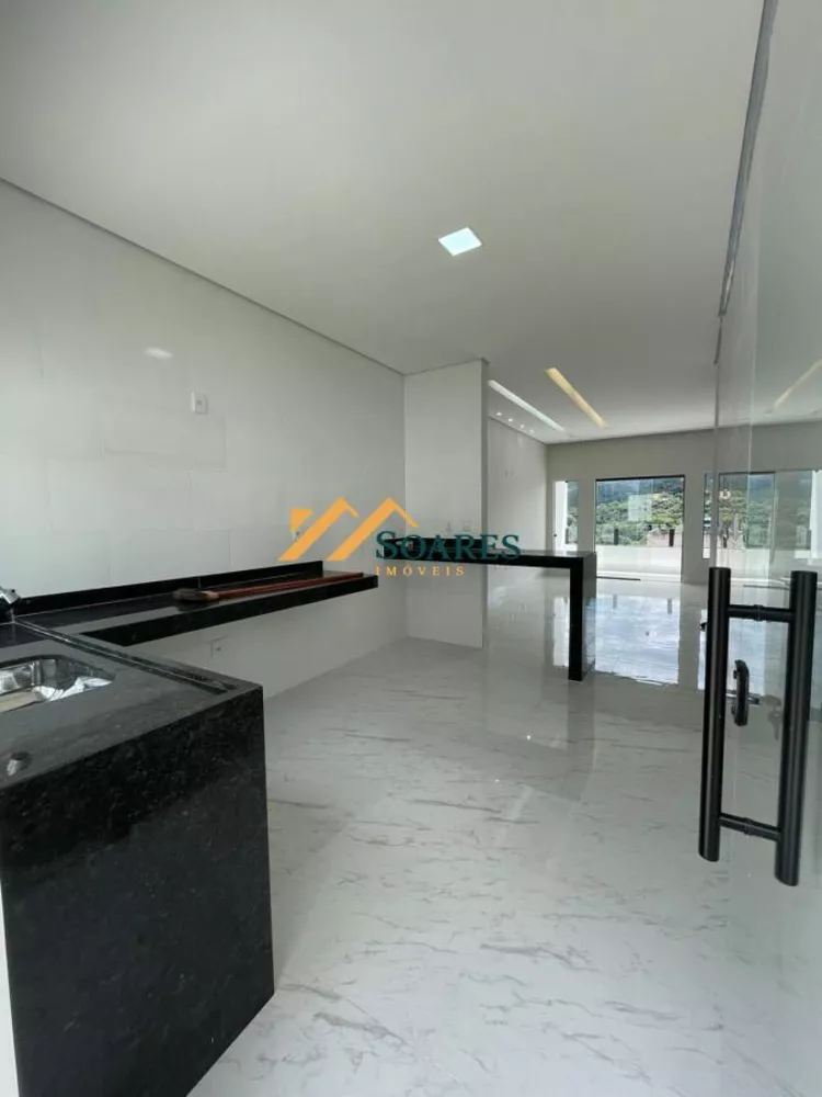 Casa à venda com 3 quartos, 360m² - Foto 4