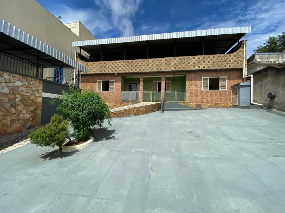 Casa, 4 quartos, 210 m² - Foto 1