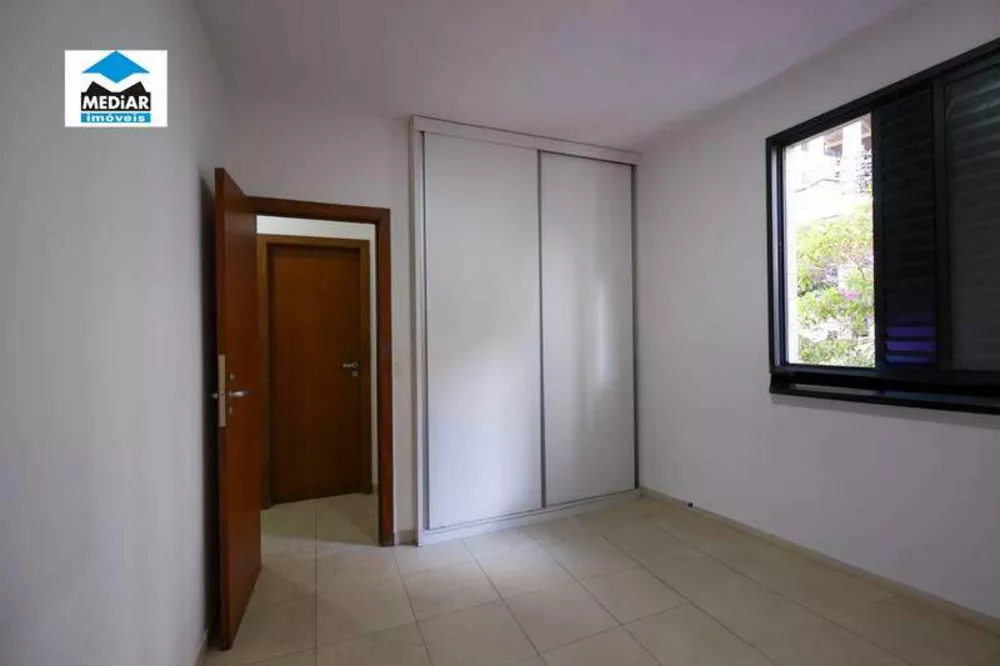 Apartamento à venda com 3 quartos, 113m² - Foto 9