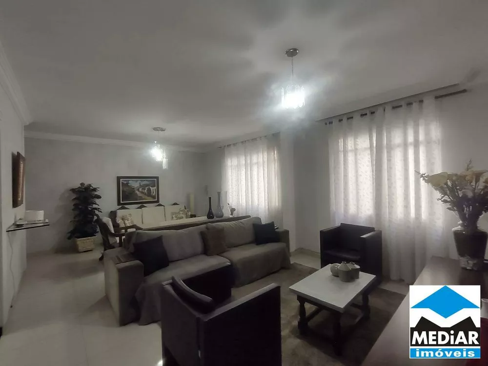 Apartamento à venda com 3 quartos, 253m² - Foto 1