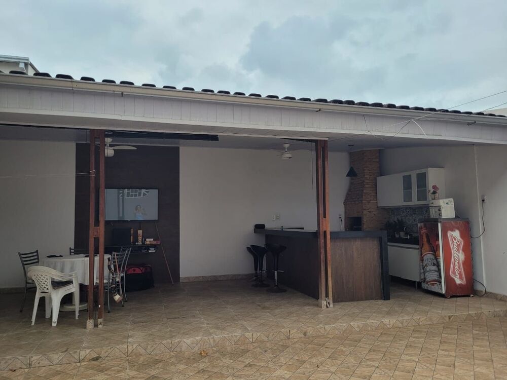 Casa à venda com 3 quartos - Foto 1
