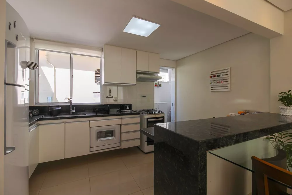 Apartamento à venda com 2 quartos, 60m² - Foto 18