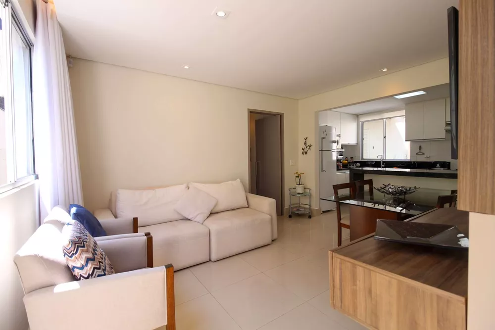 Apartamento à venda com 2 quartos, 60m² - Foto 2