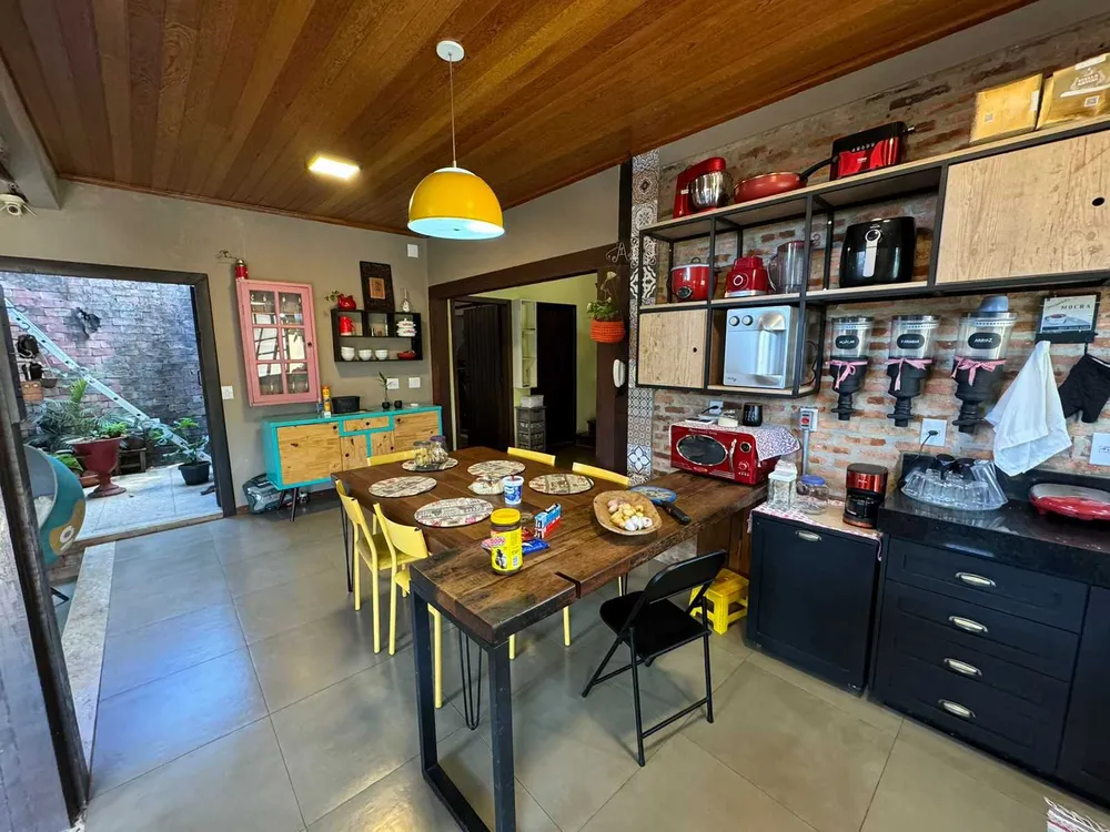Casa, 4 quartos, 300 m² - Foto 4