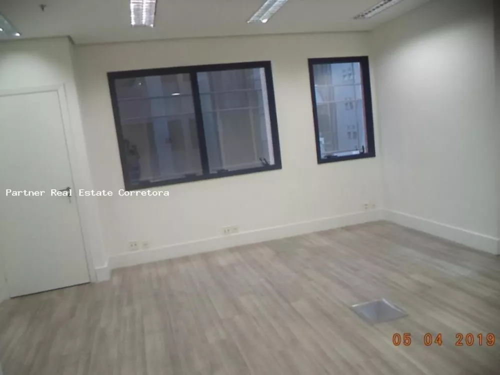 Conjunto Comercial-Sala à venda com 1 quarto, 37m² - Foto 2