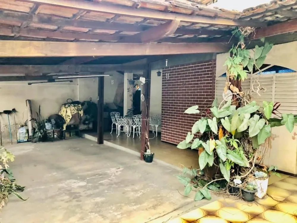 Casa, 4 quartos, 240 m² - Foto 1