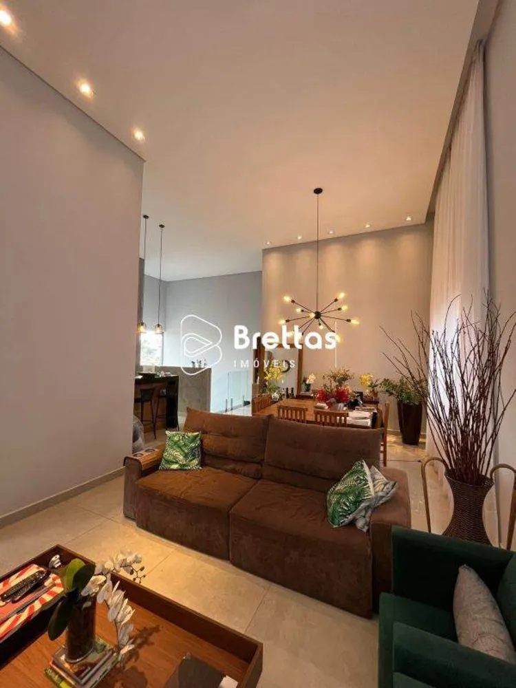 Casa, 4 quartos, 252 m² - Foto 1