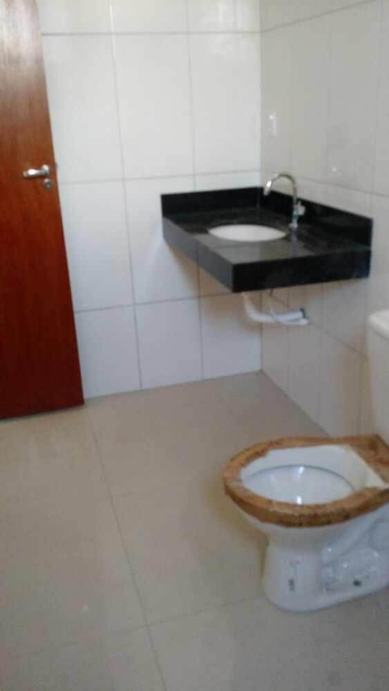 Casa à venda com 3 quartos, 130m² - Foto 2