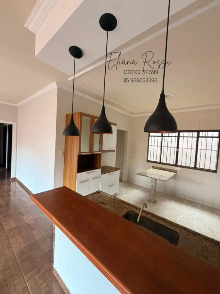 Casa, 4 quartos, 240 m² - Foto 1