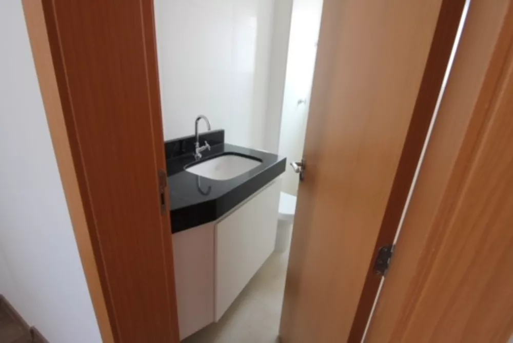 Apartamento à venda com 2 quartos, 61m² - Foto 1