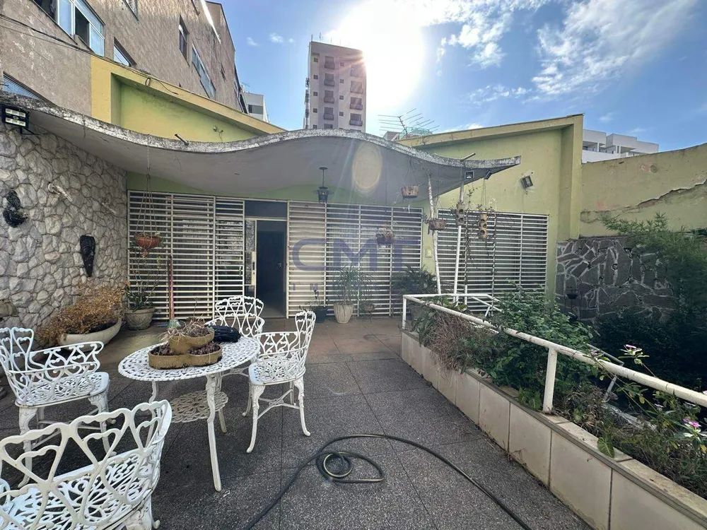 Casa, 4 quartos, 330 m² - Foto 1