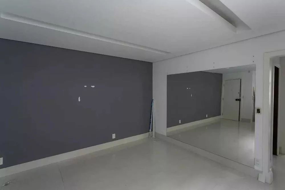 Apartamento à venda com 2 quartos, 66m² - Foto 4