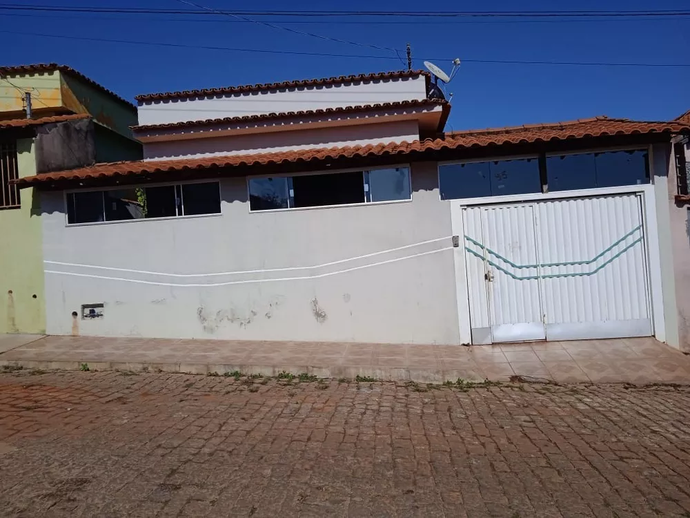 Casa à venda com 3 quartos, 56m² - Foto 1