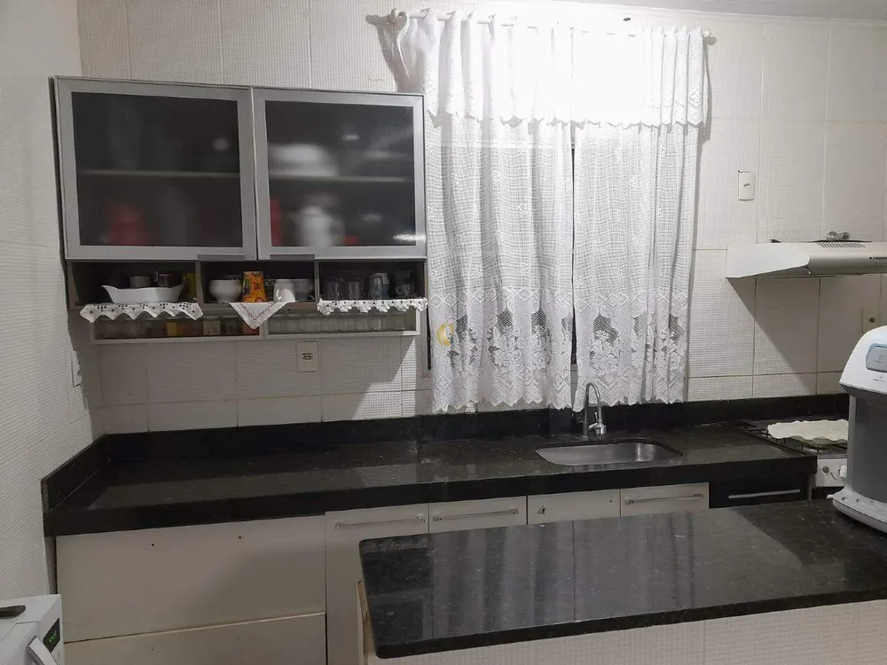 Casa, 3 quartos, 245 m² - Foto 8