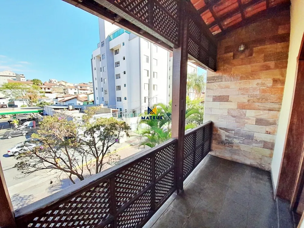 Casa, 5 quartos, 300 m² - Foto 2