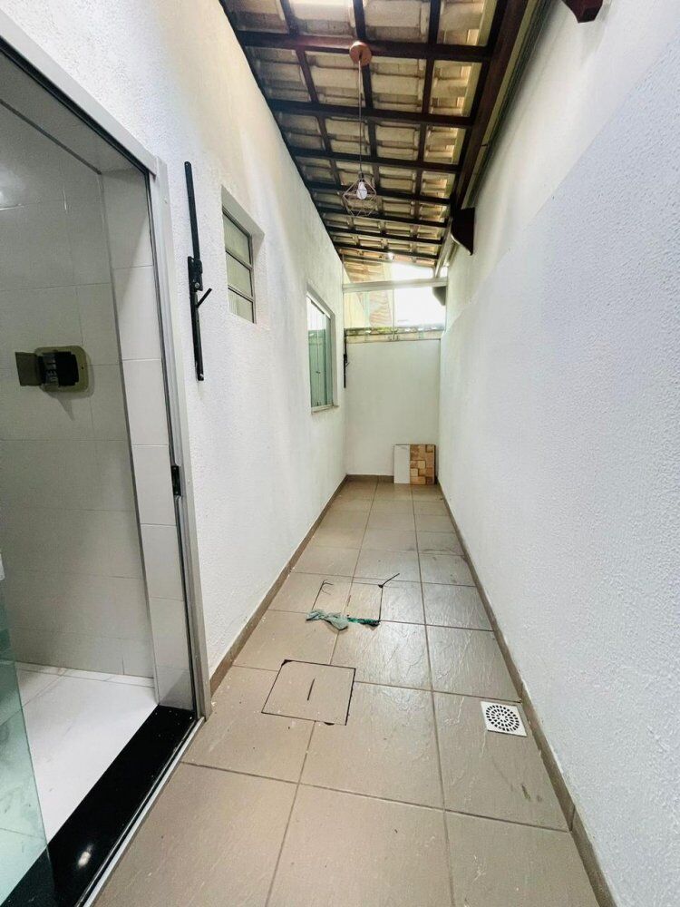 Casa à venda com 2 quartos, 80m² - Foto 4