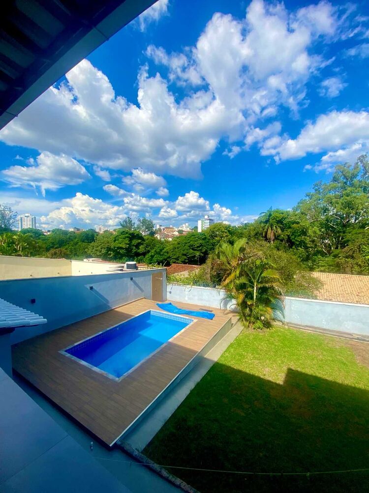 Casa à venda com 5 quartos, 339m² - Foto 1