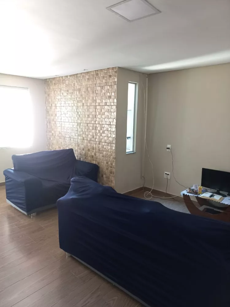 Casa à venda com 3 quartos, 150m² - Foto 1