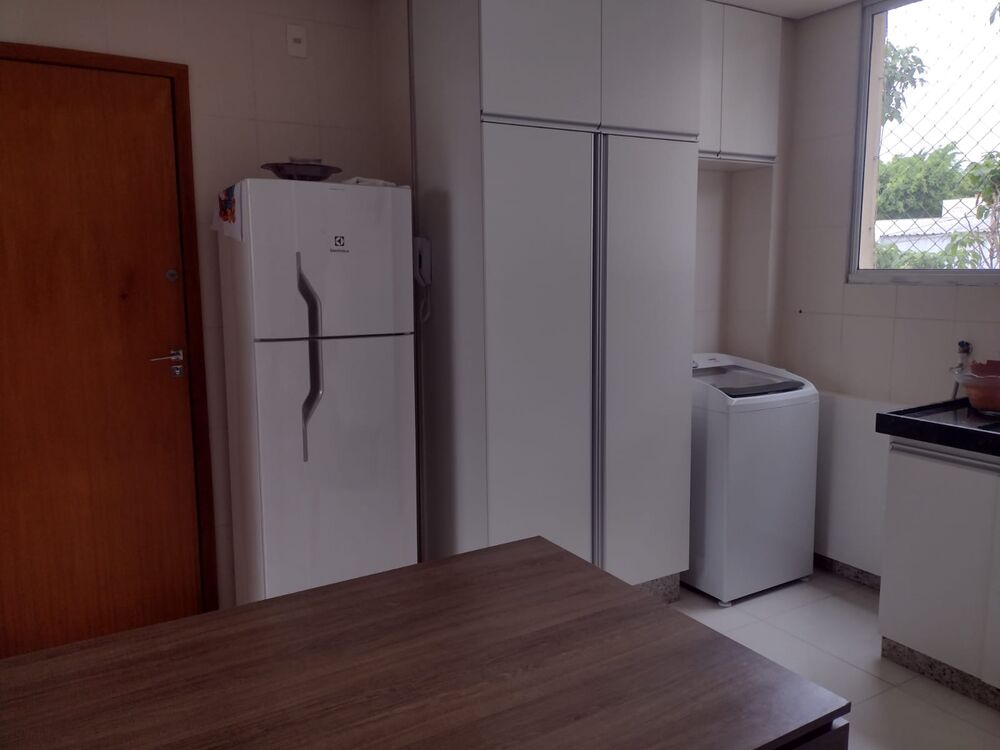 Apartamento à venda com 3 quartos, 80m² - Foto 2