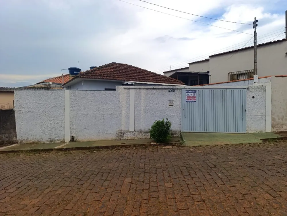 Casa, 2 quartos, 200 m² - Foto 1