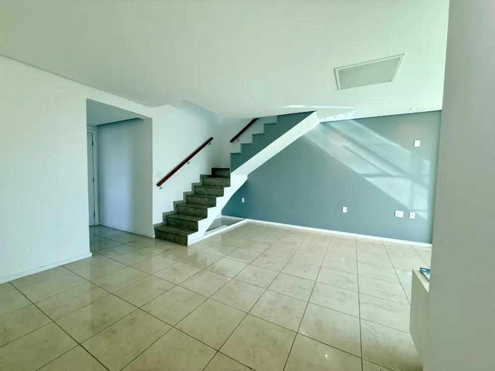 Cobertura, 3 quartos, 206 m² - Foto 2