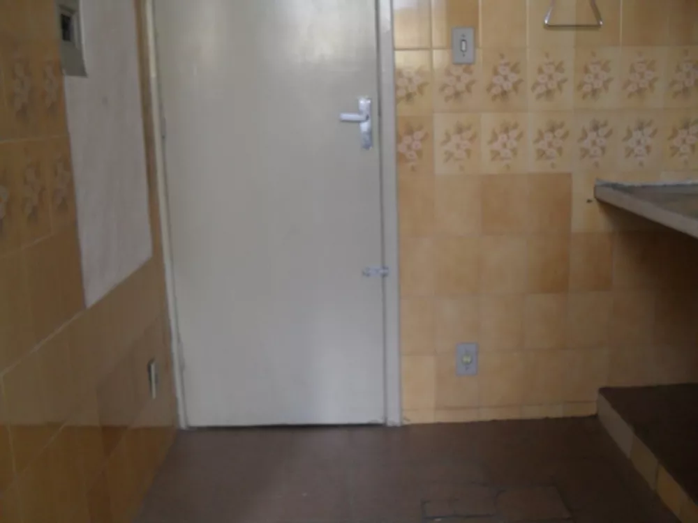 Apartamento à venda com 2 quartos, 70m² - Foto 12