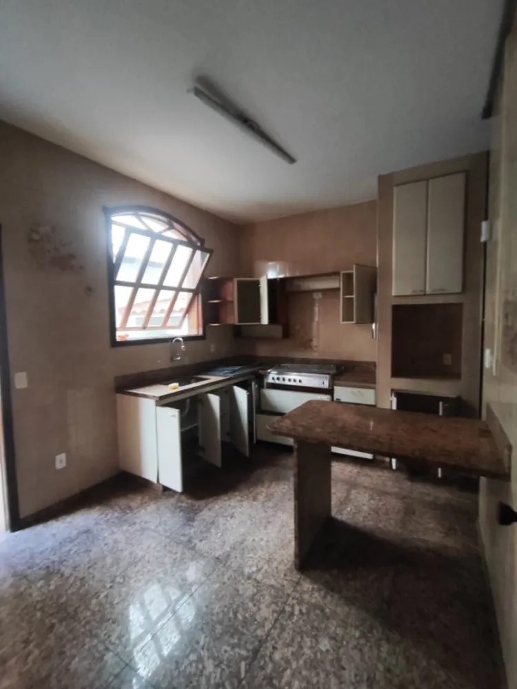 Casa, 6 quartos, 320 m² - Foto 10