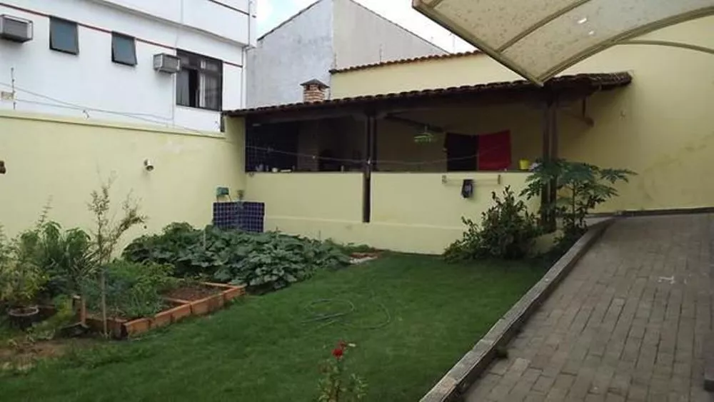 Casa à venda com 3 quartos, 181m² - Foto 9