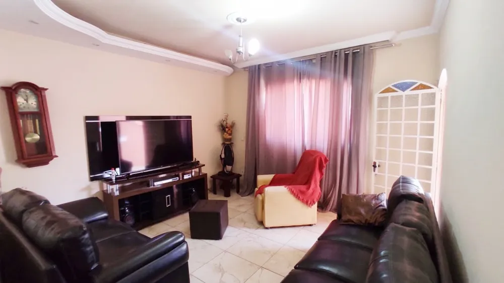 Casa, 3 quartos, 200 m² - Foto 2