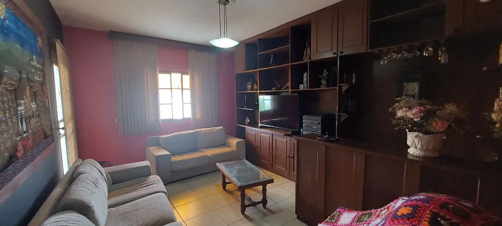 Casa, 3 quartos, 308 m² - Foto 1