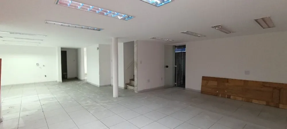 Casa, 1 quarto, 374 m² - Foto 2