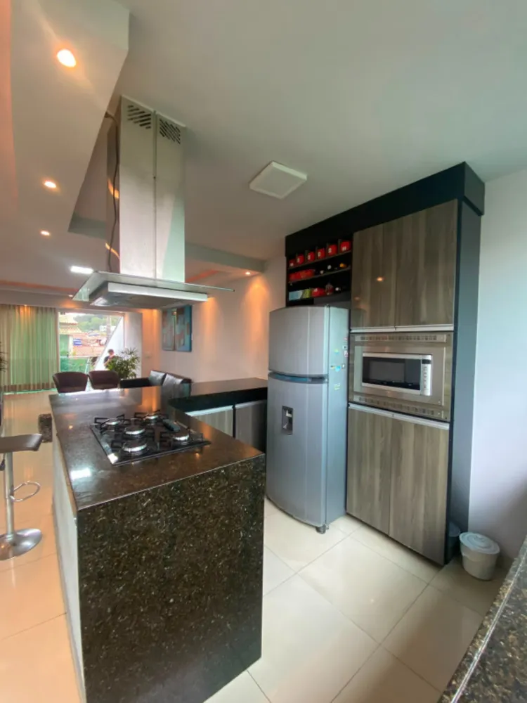 Casa, 6 quartos, 220 m² - Foto 12