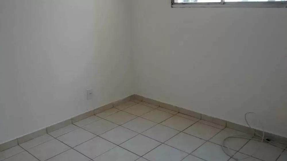 Apartamento à venda com 3 quartos, 70m² - Foto 2