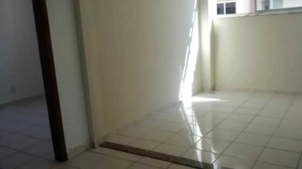 Apartamento à venda com 3 quartos, 70m² - Foto 4