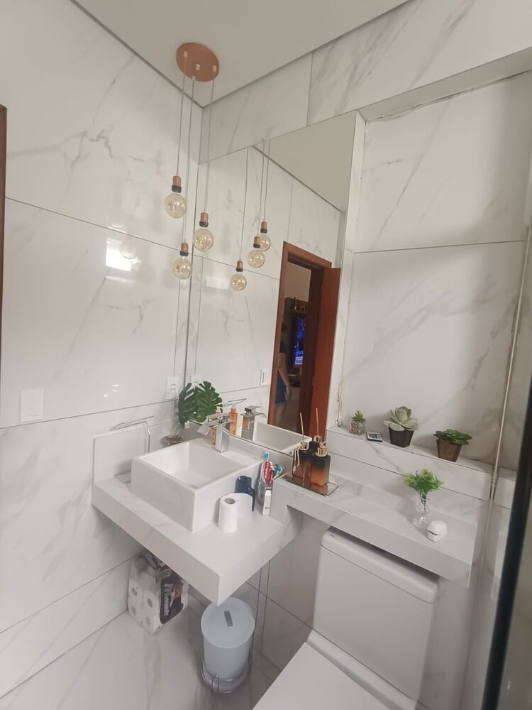 Casa à venda com 3 quartos, 212m² - Foto 2