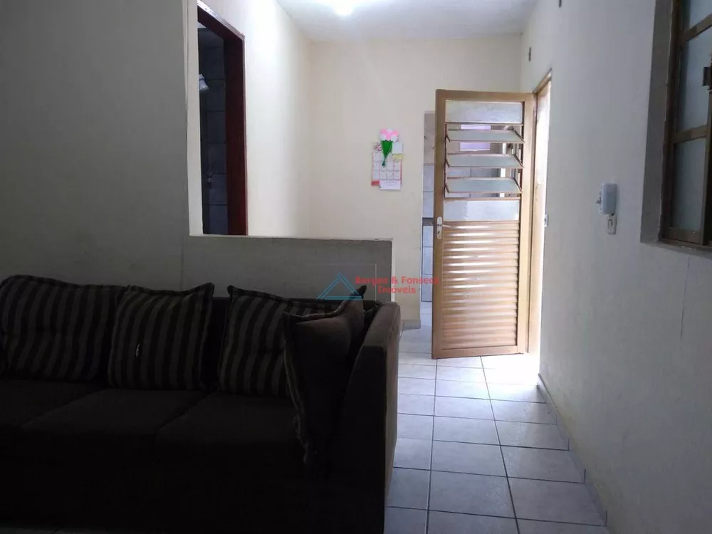 Casa à venda com 4 quartos, 151m² - Foto 3