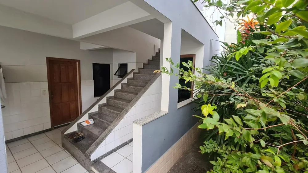 Casa, 6 quartos, 330 m² - Foto 1