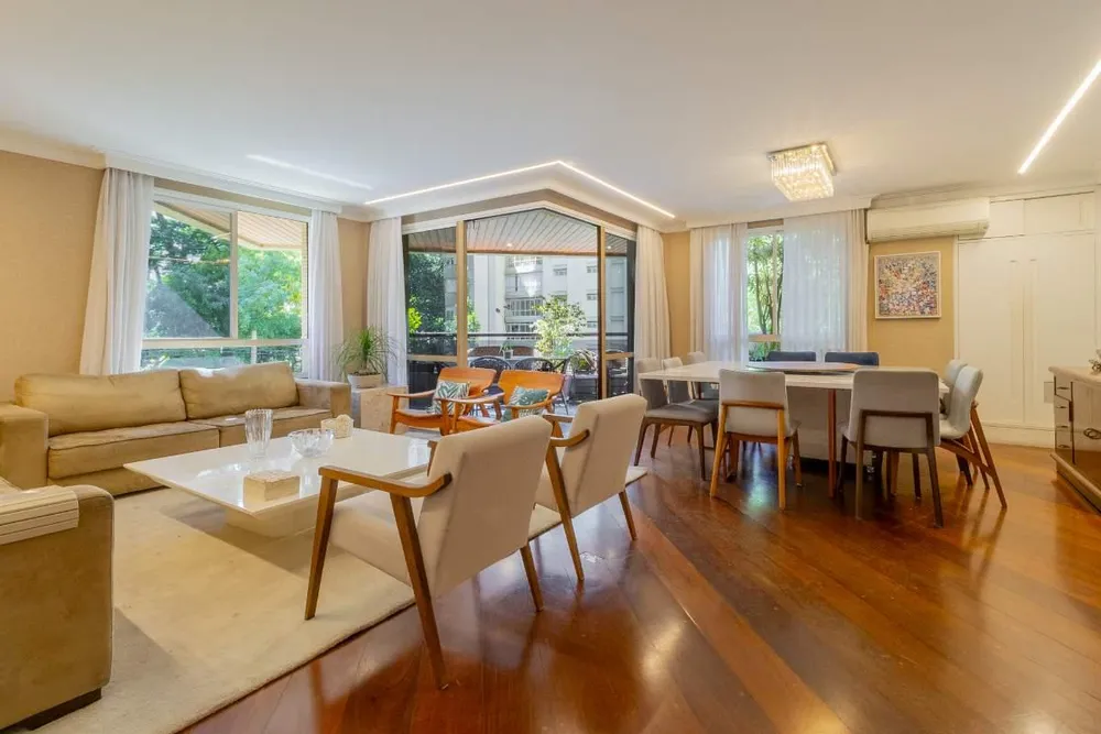 Apartamento, 3 quartos, 240 m² - Foto 1