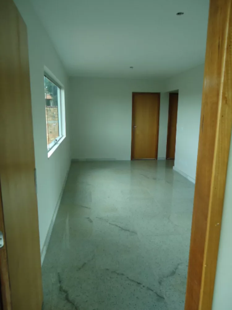 Apartamento à venda com 3 quartos, 75m² - Foto 2