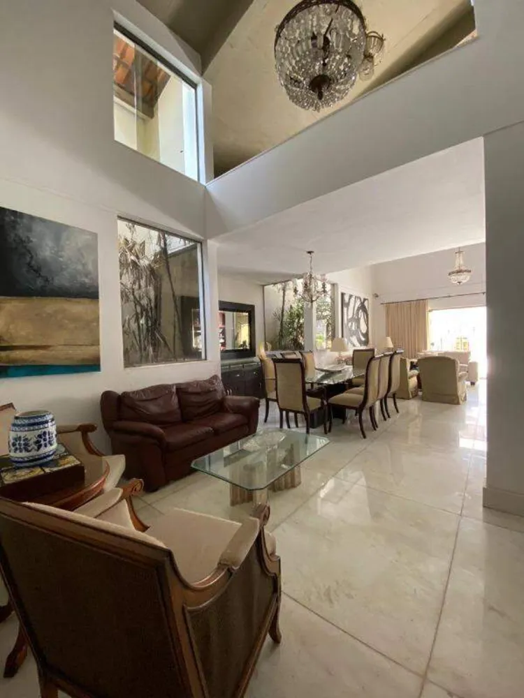 Casa, 4 quartos, 380 m² - Foto 1