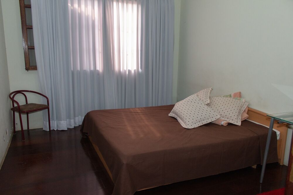 Casa à venda com 6 quartos, 361m² - Foto 2