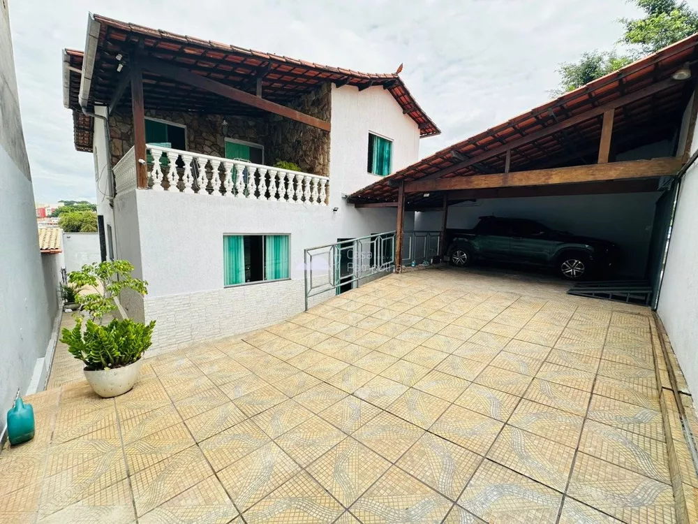 Casa à venda com 4 quartos, 360m² - Foto 2