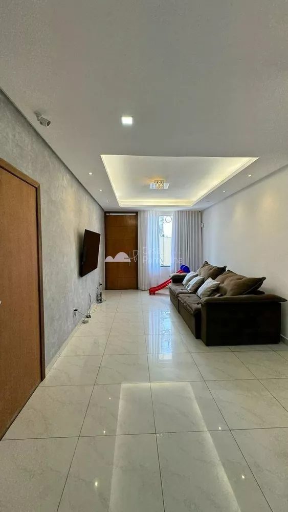 Casa à venda com 3 quartos, 500m² - Foto 4