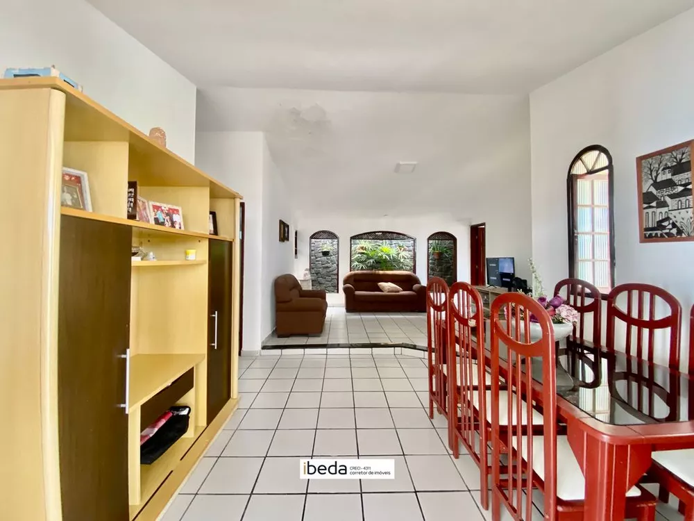 Casa à venda com 4 quartos, 320m² - Foto 8