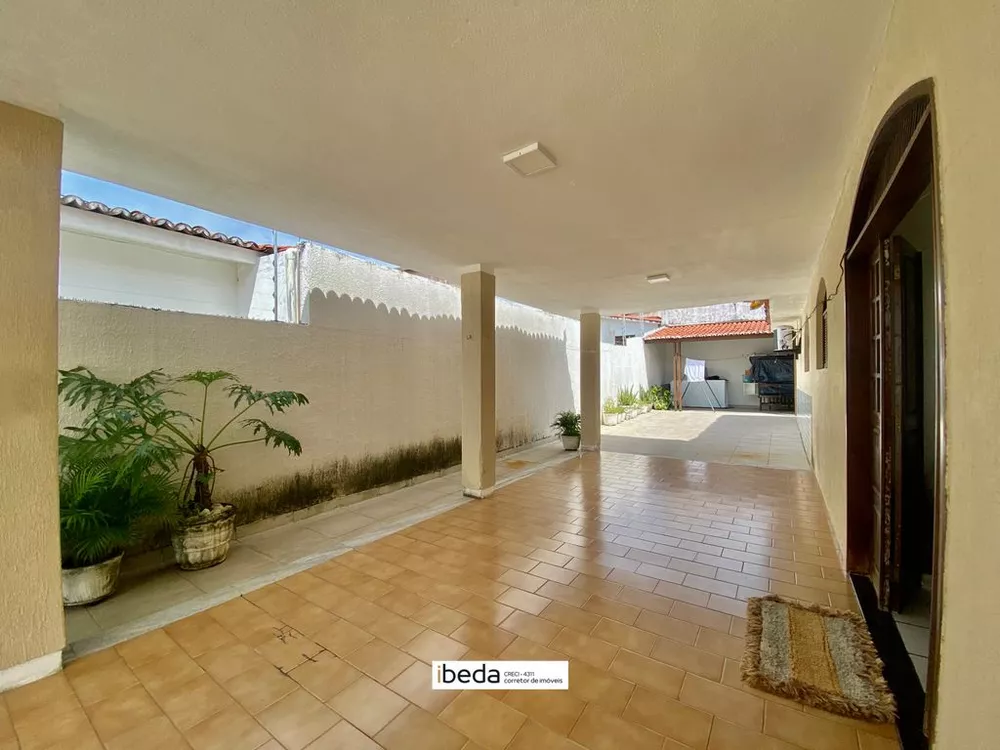 Casa à venda com 4 quartos, 320m² - Foto 5