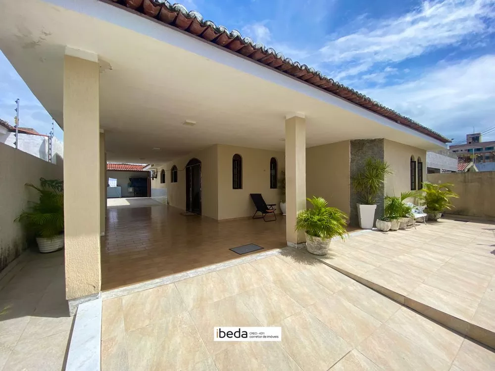 Casa à venda com 4 quartos, 320m² - Foto 2