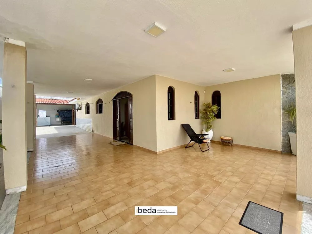 Casa à venda com 4 quartos, 320m² - Foto 3