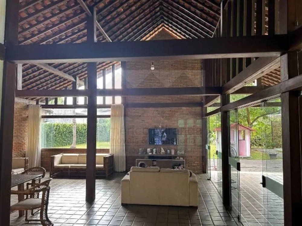 Casa, 4 quartos, 1900 m² - Foto 1