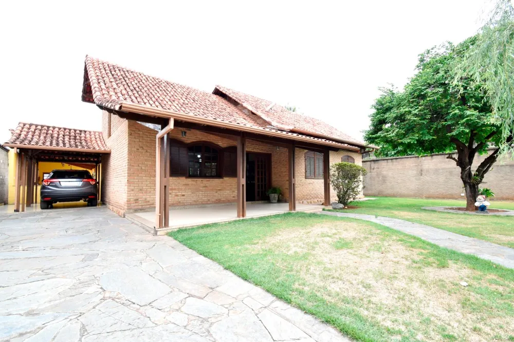 Casa, 4 quartos, 208 m² - Foto 1