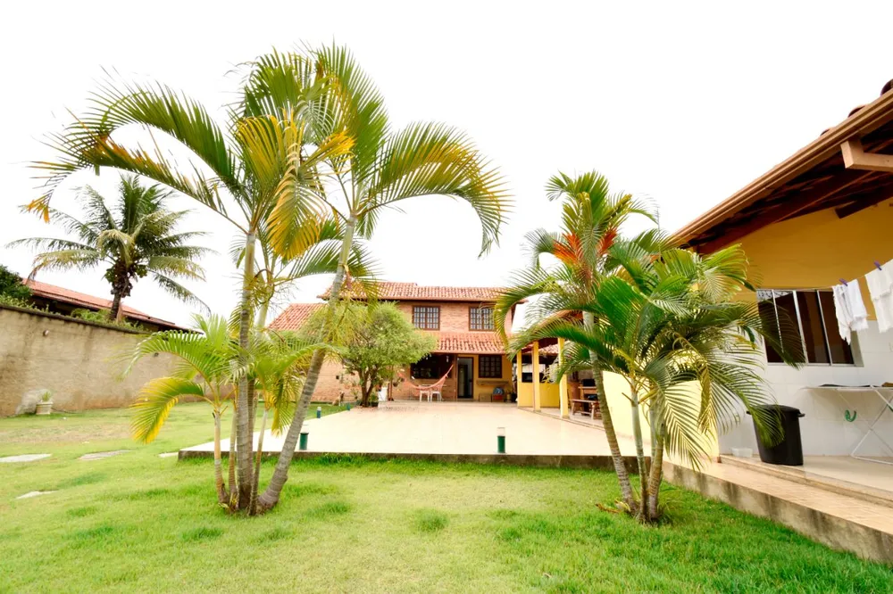 Casa, 4 quartos, 208 m² - Foto 1